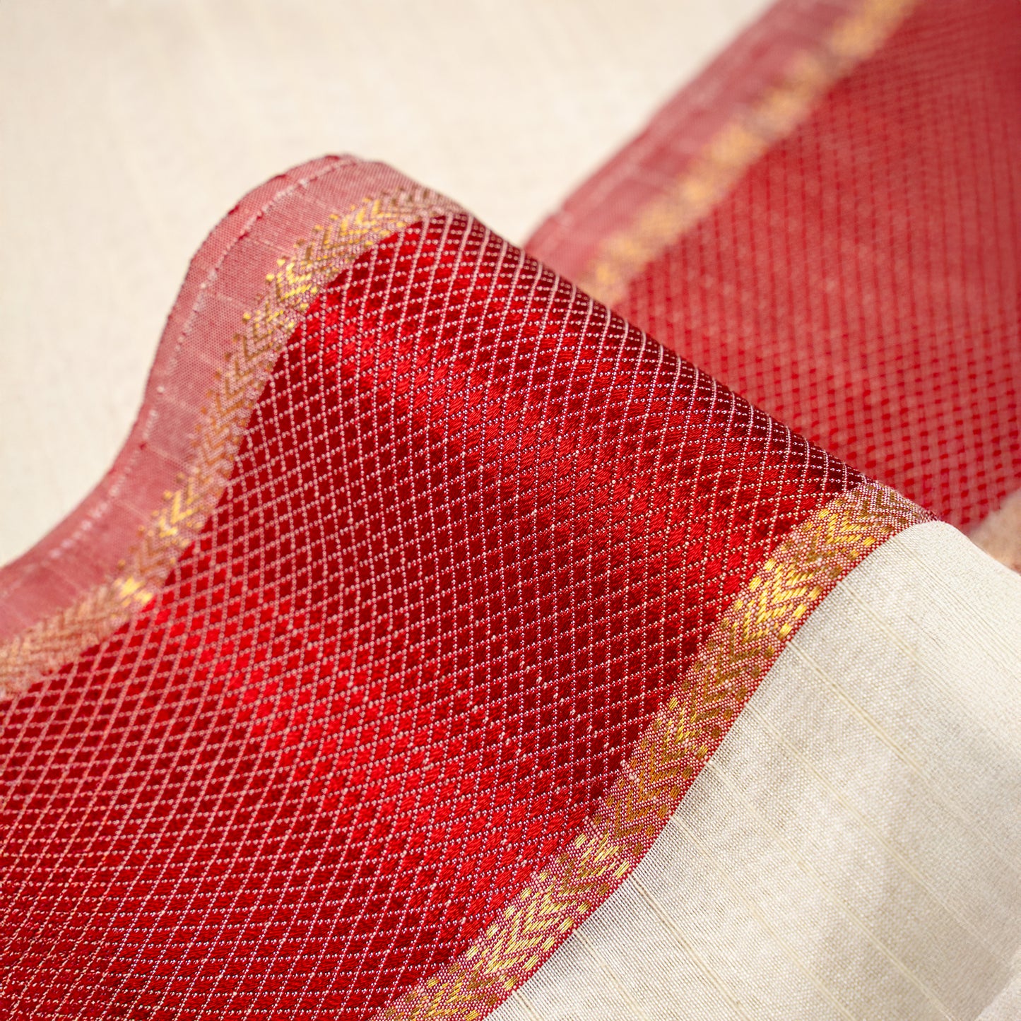 White Maheshwari Cotton Silk Saree with Contrast Pallu
