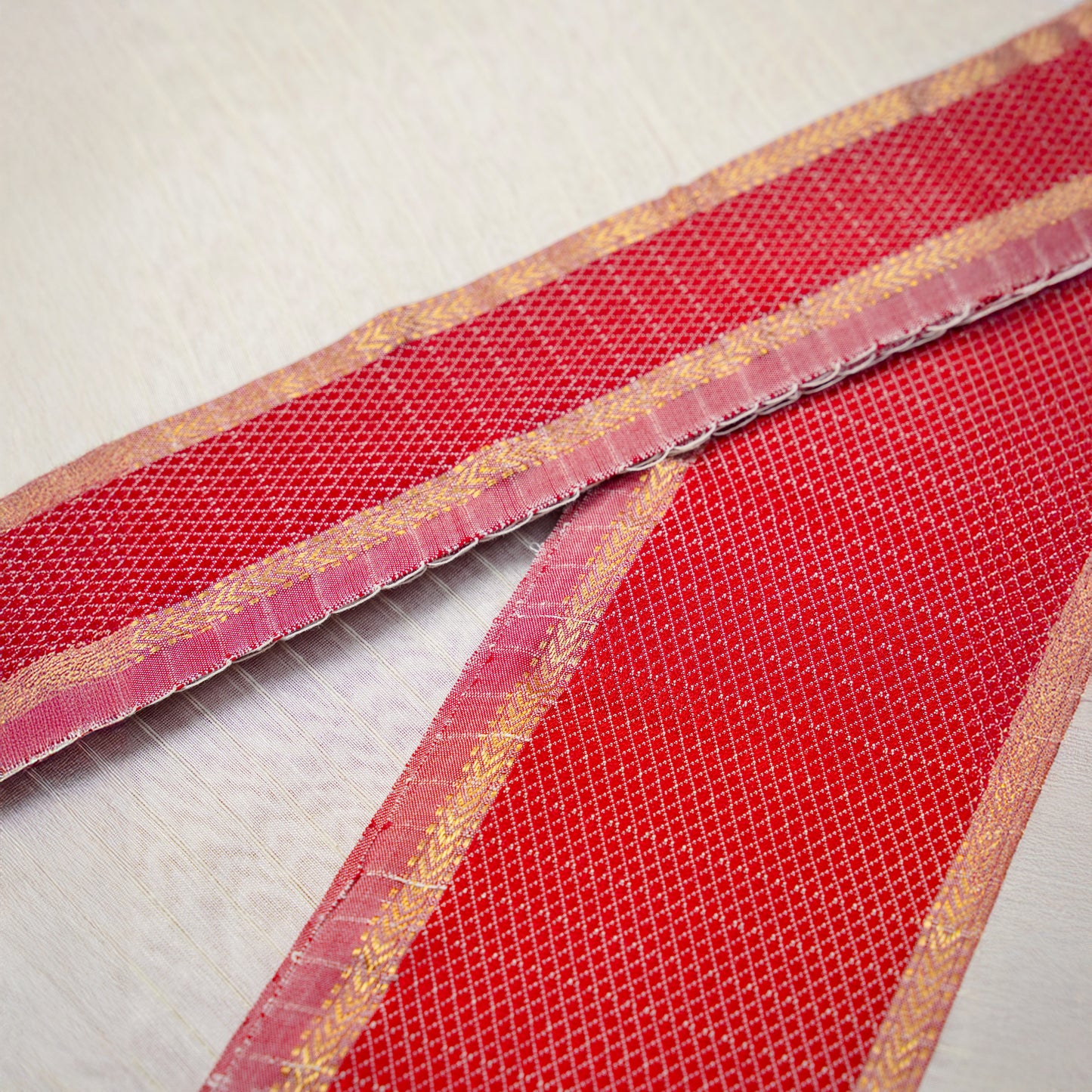 White Maheshwari Saree with Broad Red Chati Resham Border