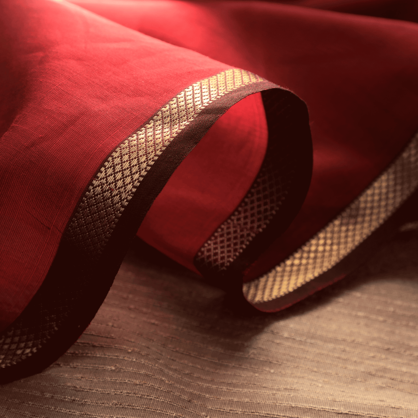 RAGINI - Red Cotton Silk Maheshwari Saree