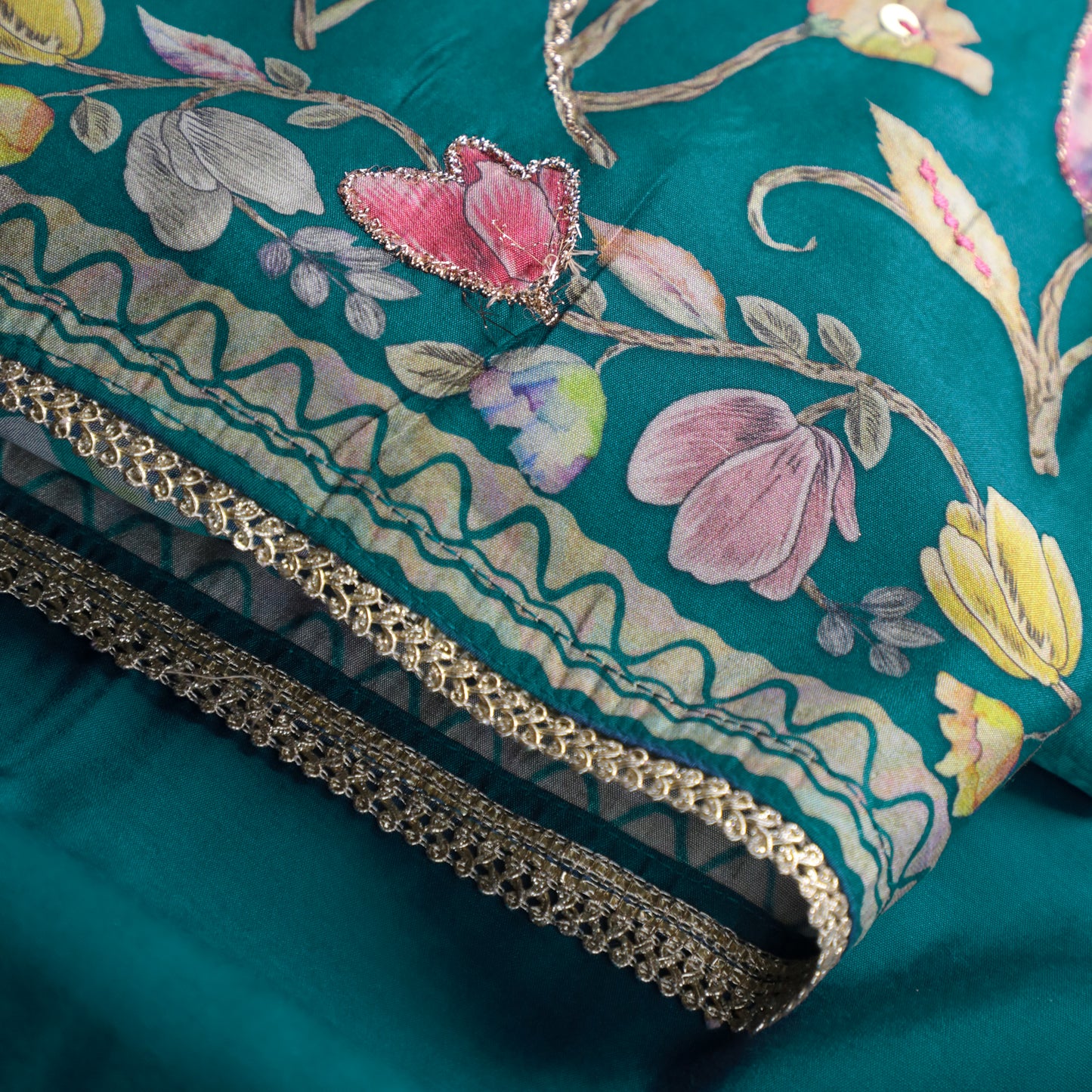 HARINI – Peacock Green Muslin Silk Suit Set