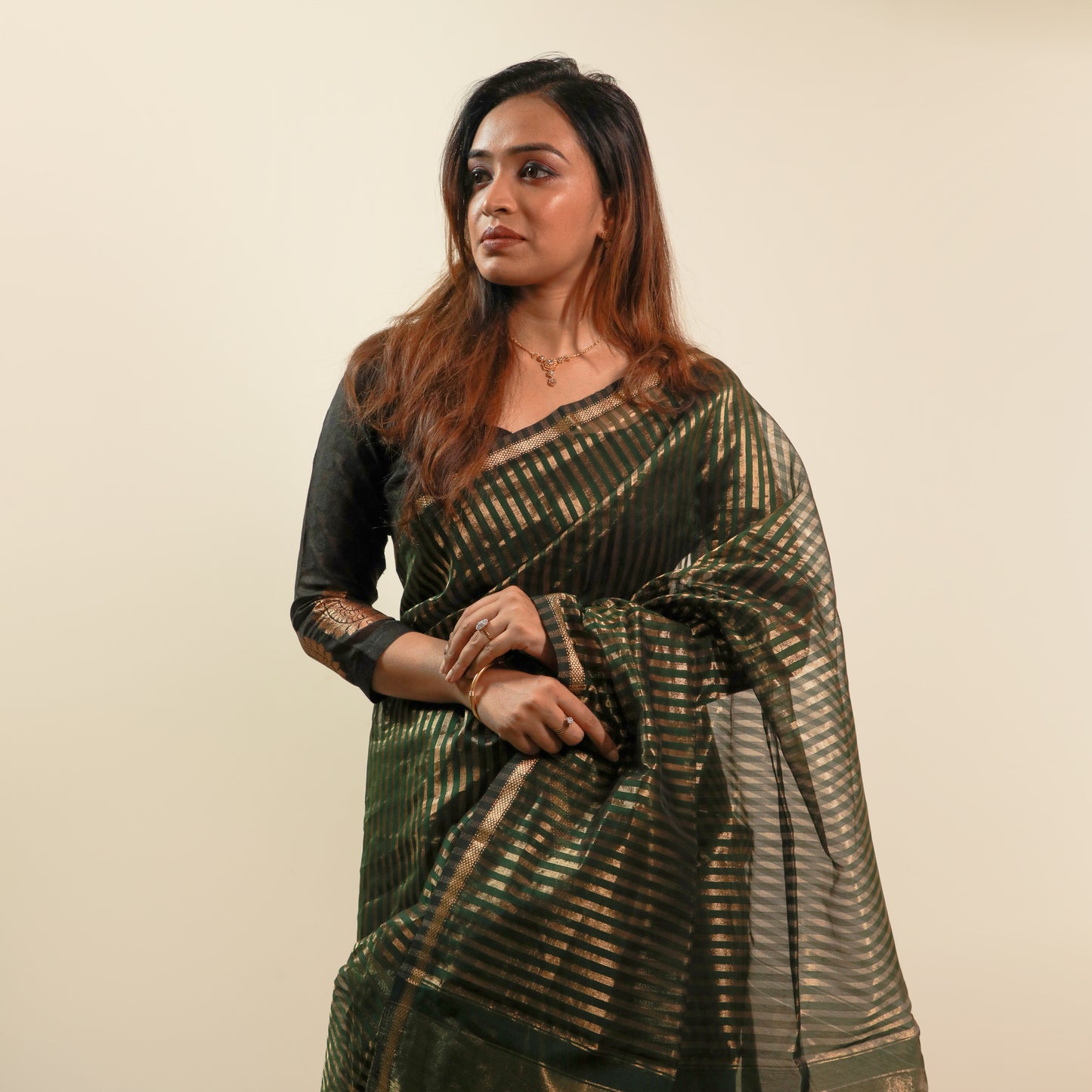 ANUBHUTI - Bottle Green Cotton Silk Maheshwari Saree