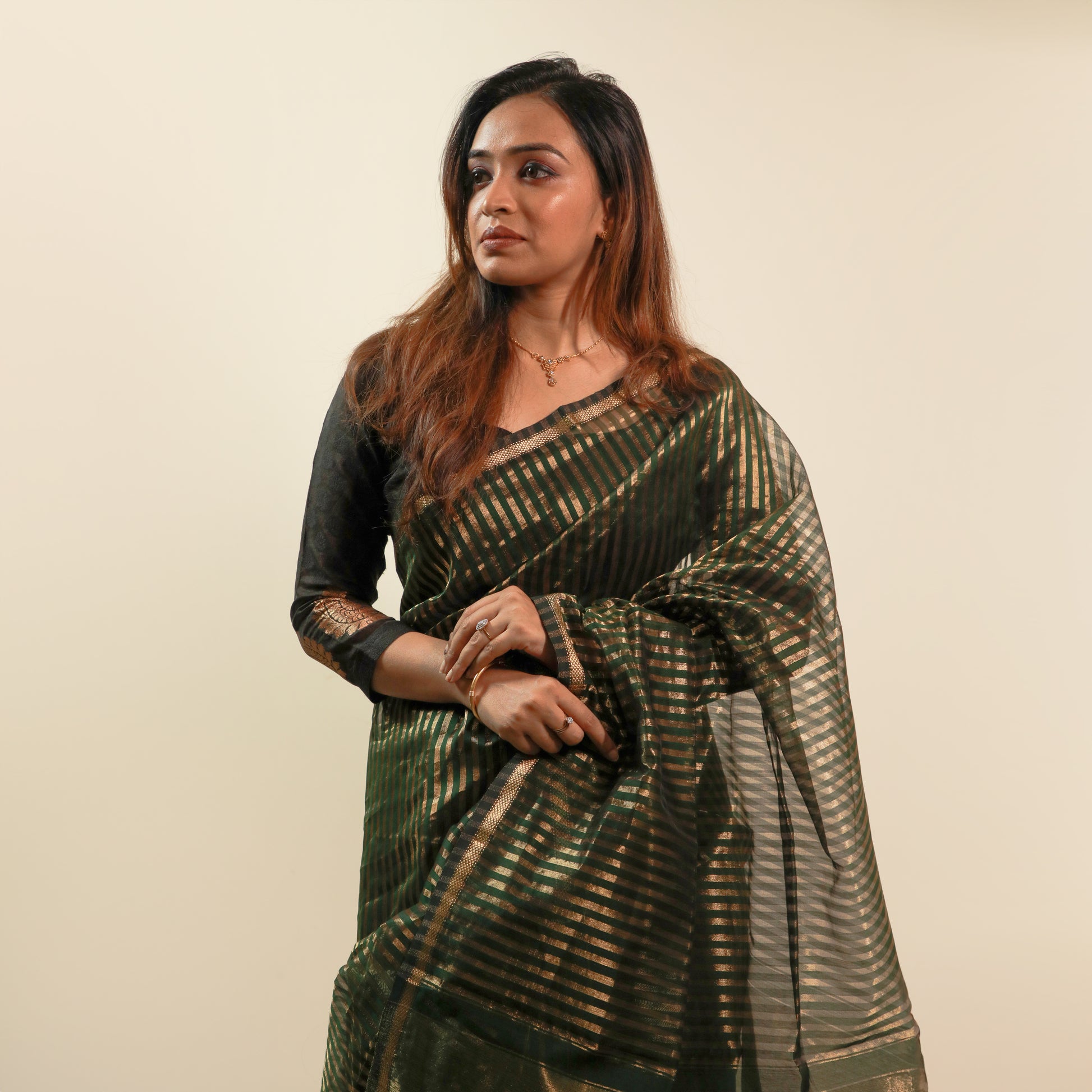 ANUBHUTI - Bottle Green Cotton Silk Maheshwari Saree