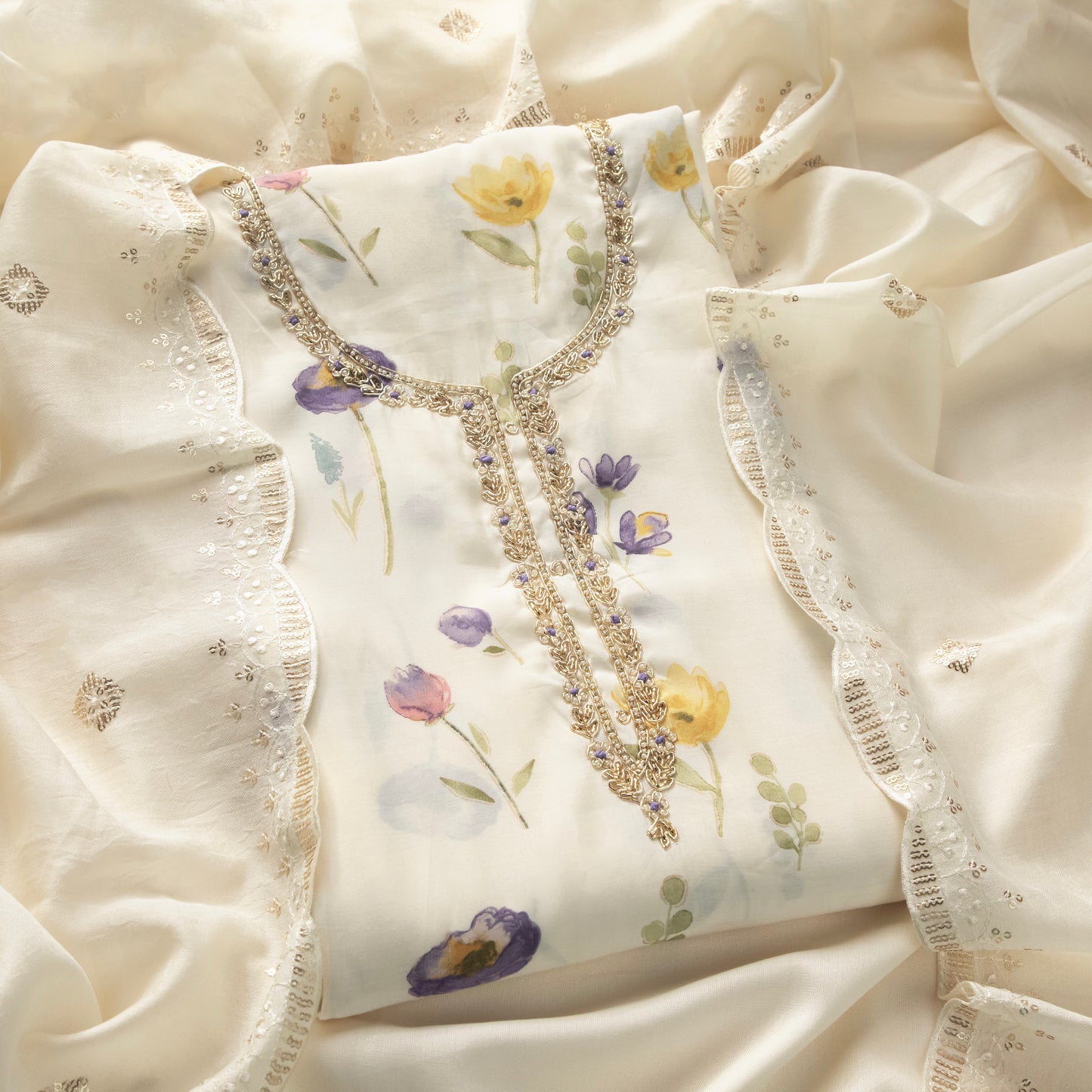 KAVITHA – Off White Muslin Silk Suit Set