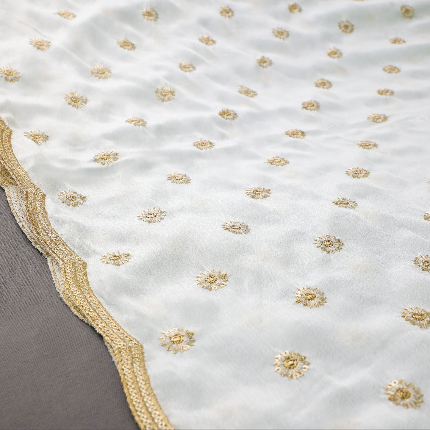 KIARA – White Chinnon Dupatta