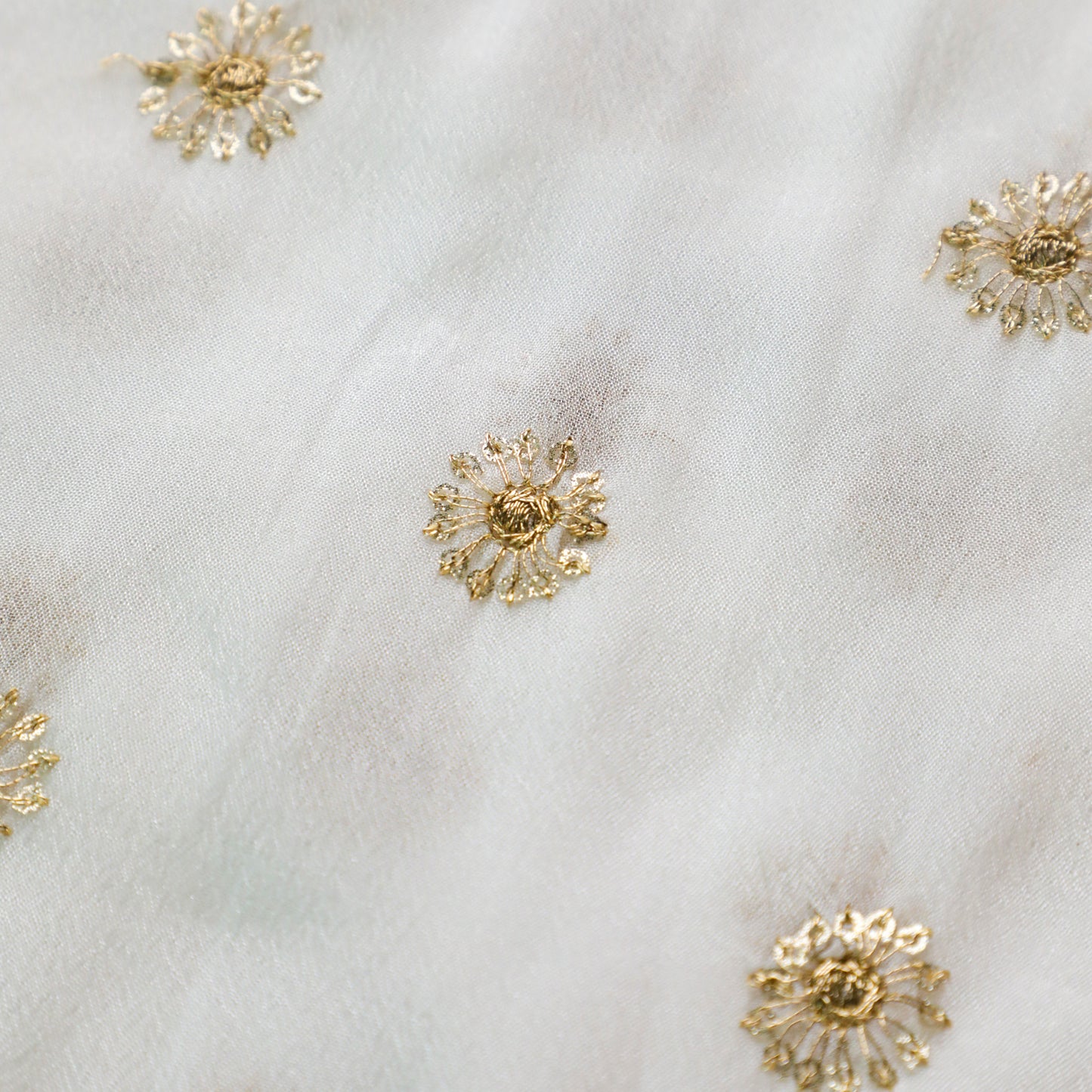 KIARA – White Chinnon Dupatta
