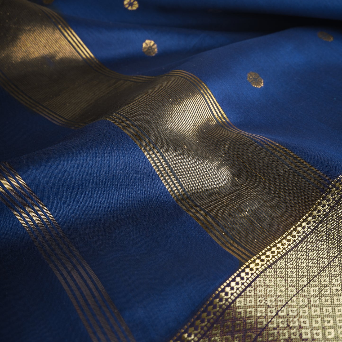 Blue Cotton Maheshwari Saree with Floral Motifs