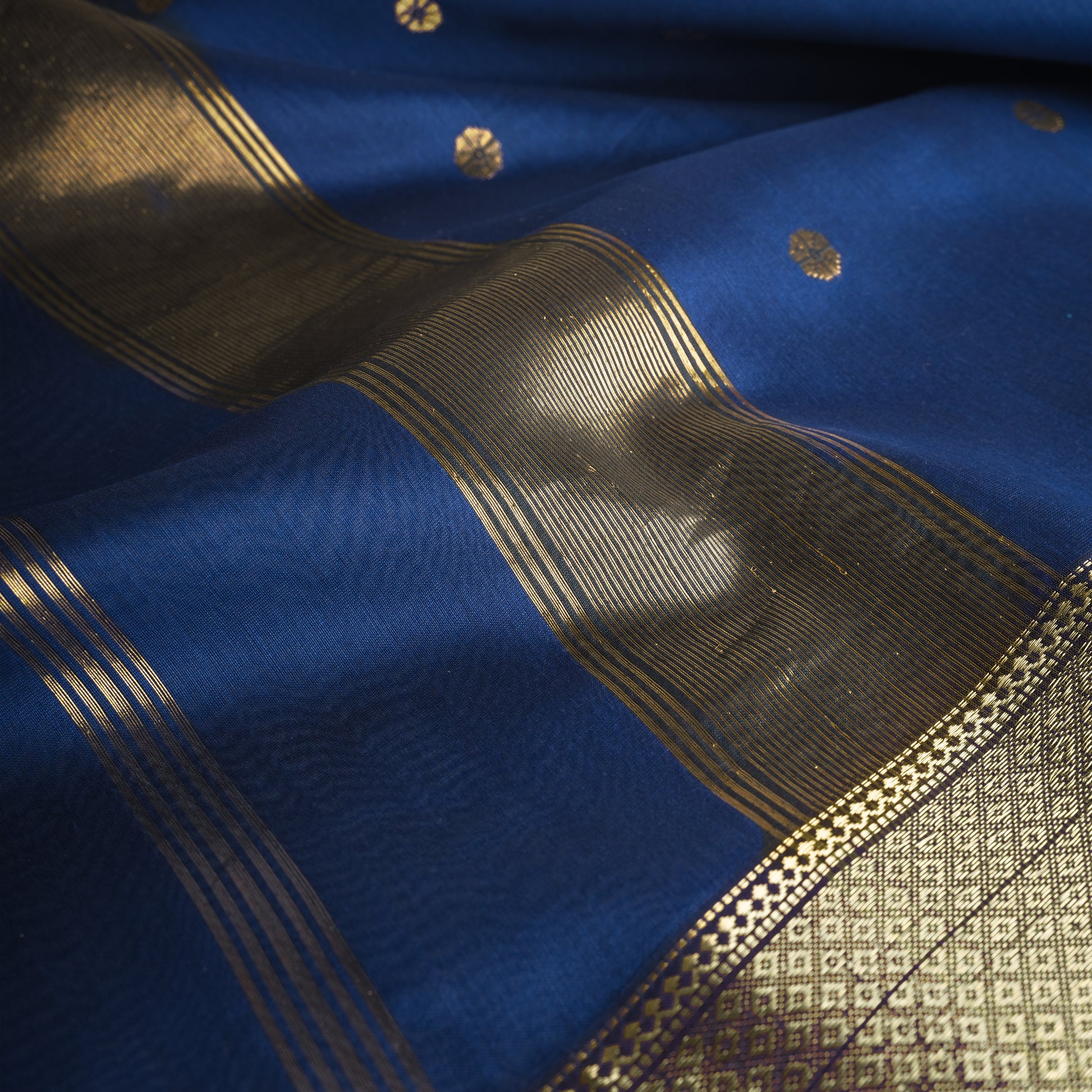 Blue Cotton Maheshwari Saree with Floral Motifs