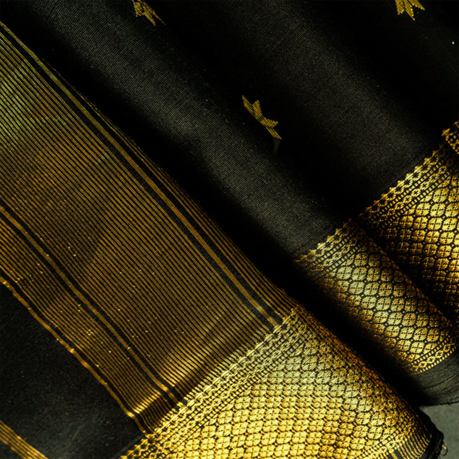 KRITI - Black Colour Cotton Maheshwari Silk Saree