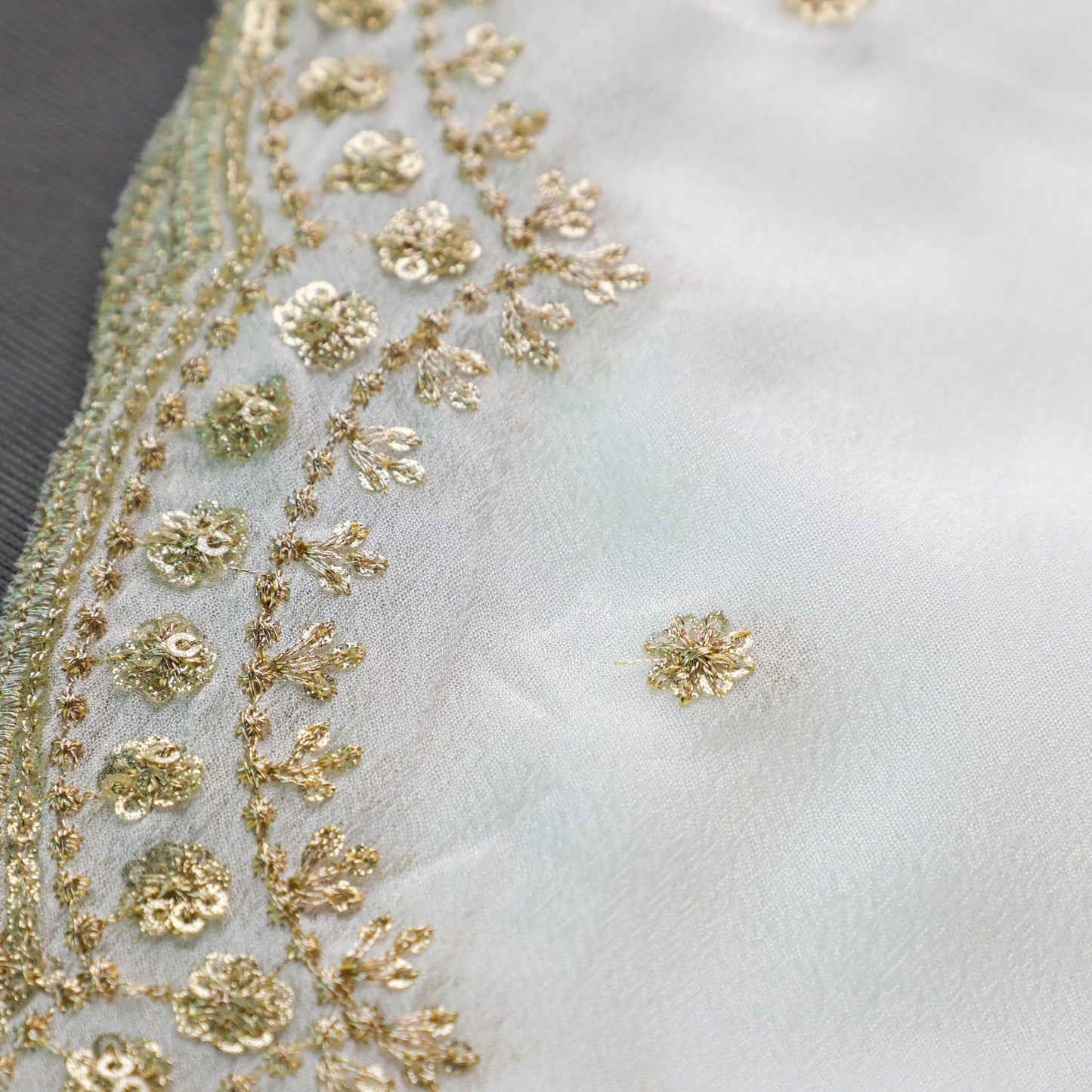 SAISHA – White Chinnon Dupatta