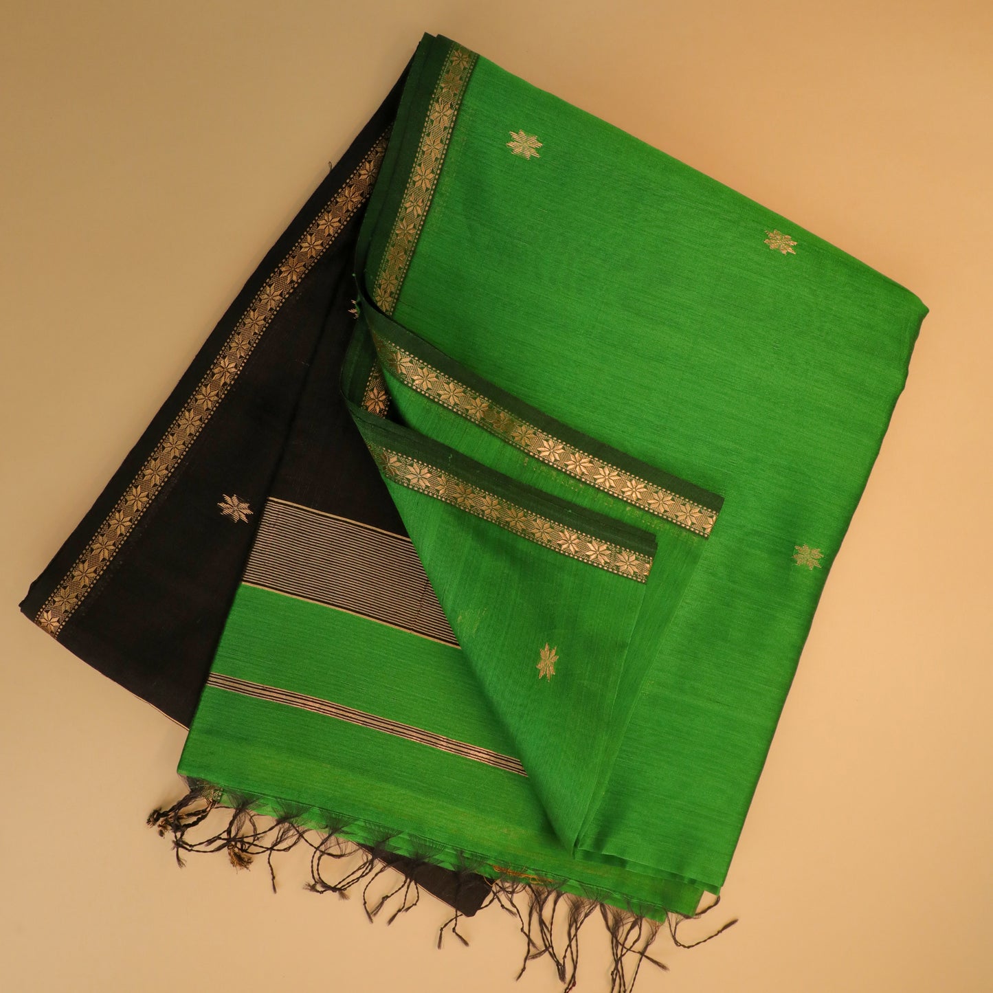 TANVI - Green Cotton Silk Maheshwari Saree